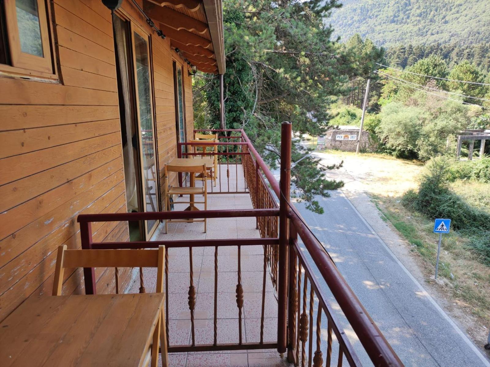 Hotel Toni Llogora Dukat Ngoại thất bức ảnh