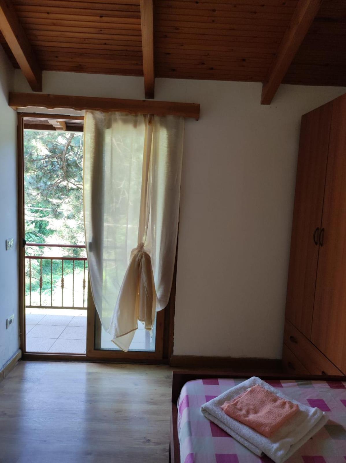 Hotel Toni Llogora Dukat Ngoại thất bức ảnh