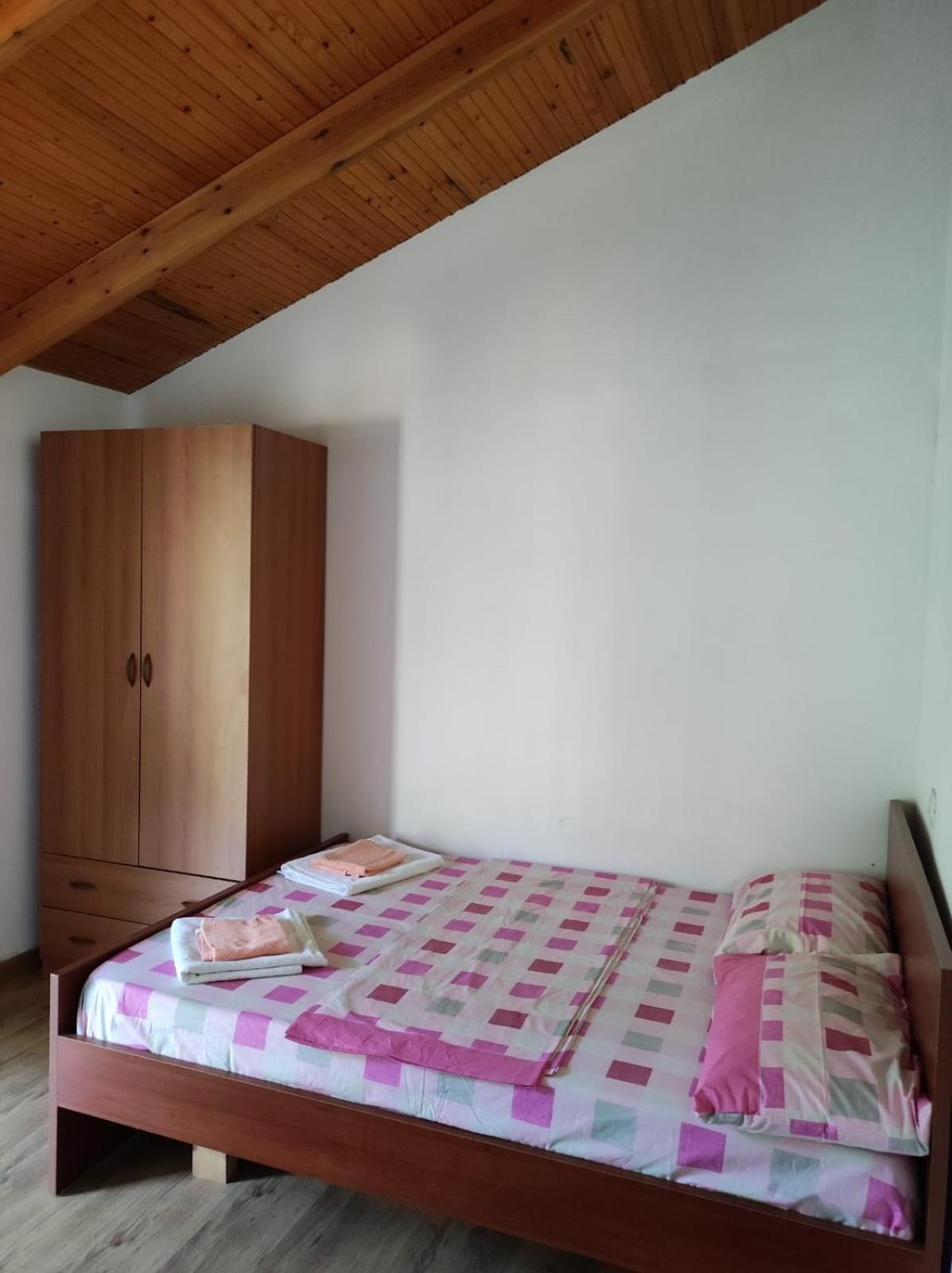 Hotel Toni Llogora Dukat Ngoại thất bức ảnh