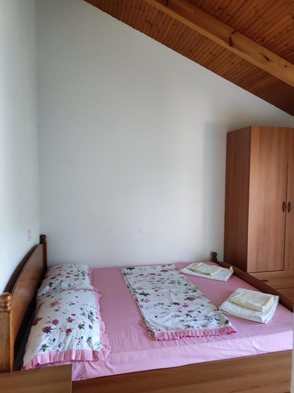 Hotel Toni Llogora Dukat Ngoại thất bức ảnh